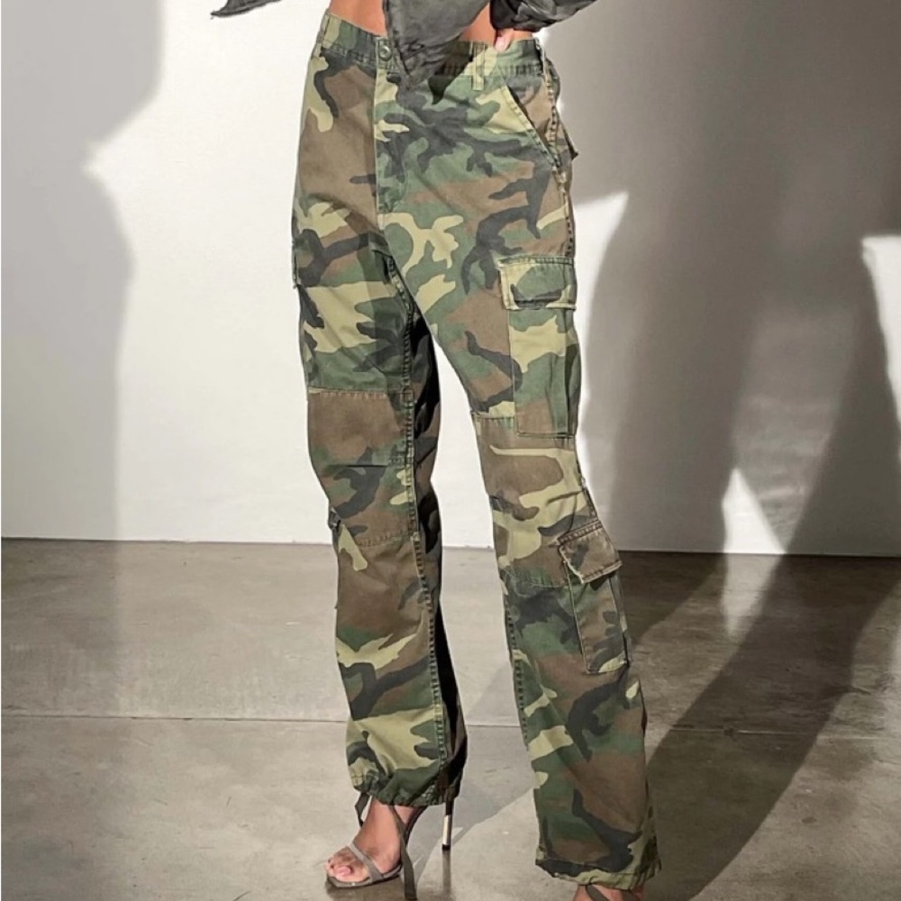 Local European camo cargo pants NWOT